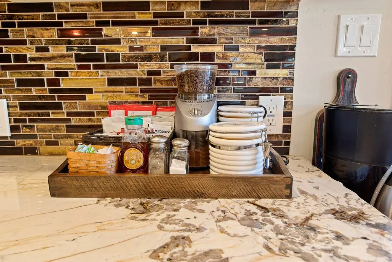 Snowcrest Lodge: Luxurious Retreat, EV & Hot Tub 7