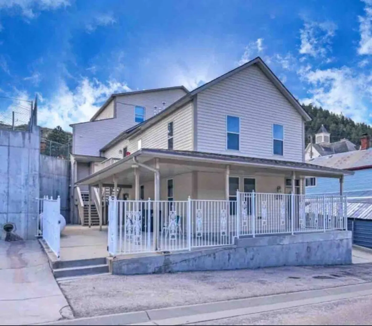 Black Hills Haven | The Summit Lodge – Units 1 & 2 · 4BR Vensérra Retreat near Mount Rushmore