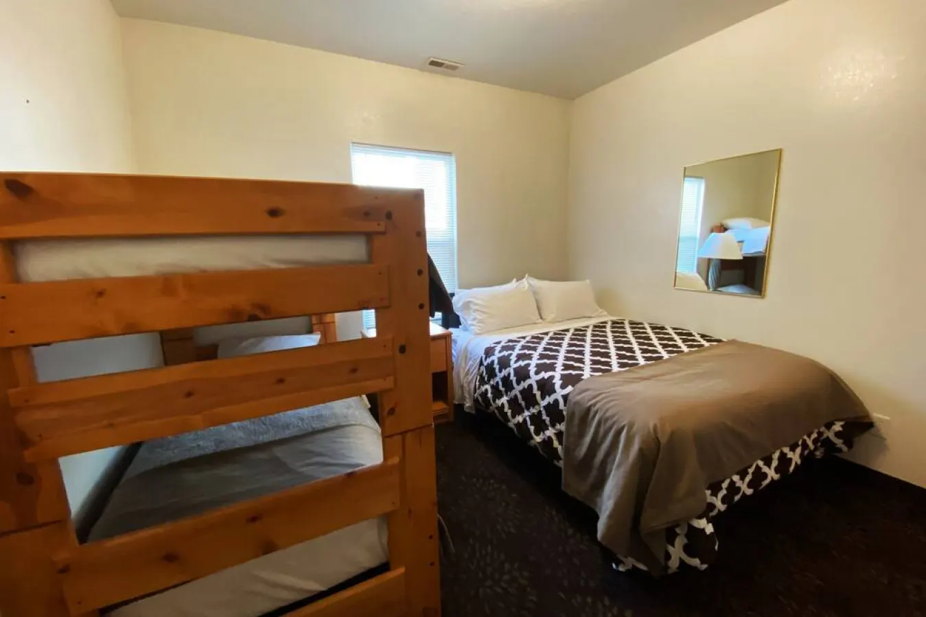 Black Hills Haven The Summit Lodge – Units 1 & 2 4BR Vensérra Retreat near Mount Rushmore 15