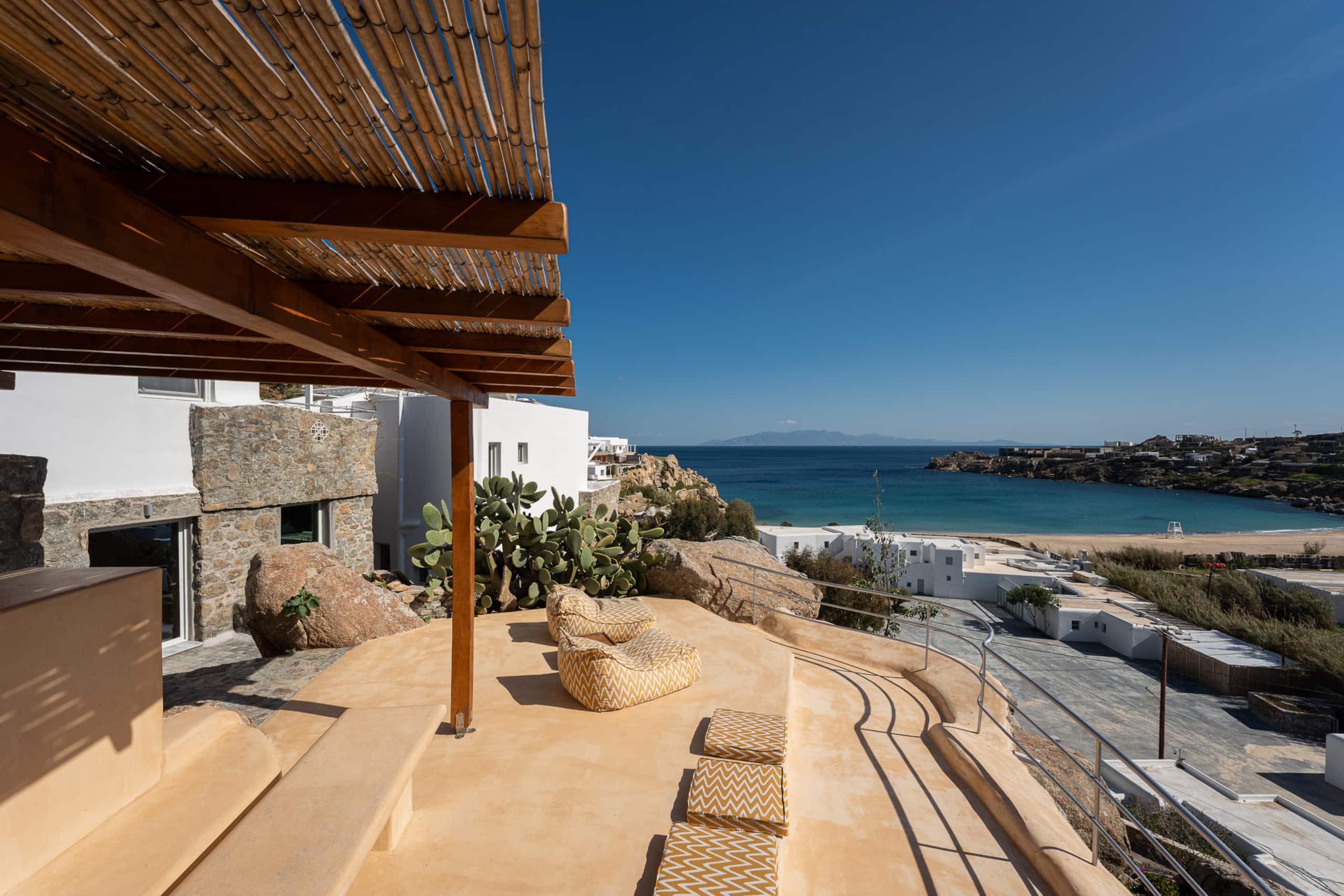 Beachfront Super Rockies Villa Stardust