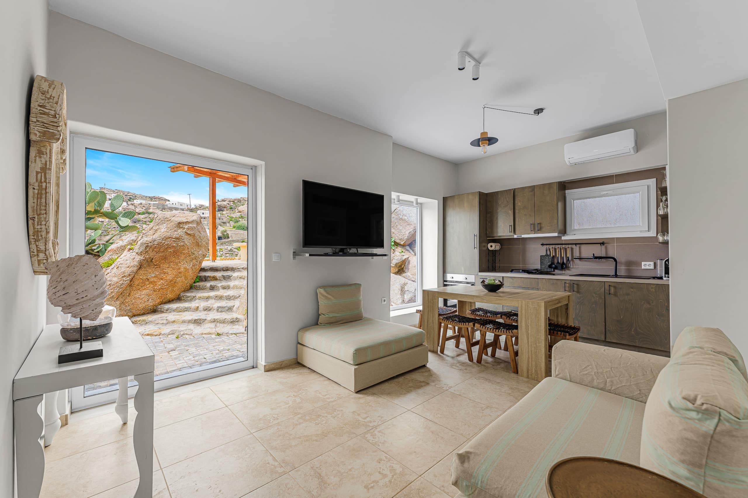Beachfront Super Rockies Villa Stardust 12