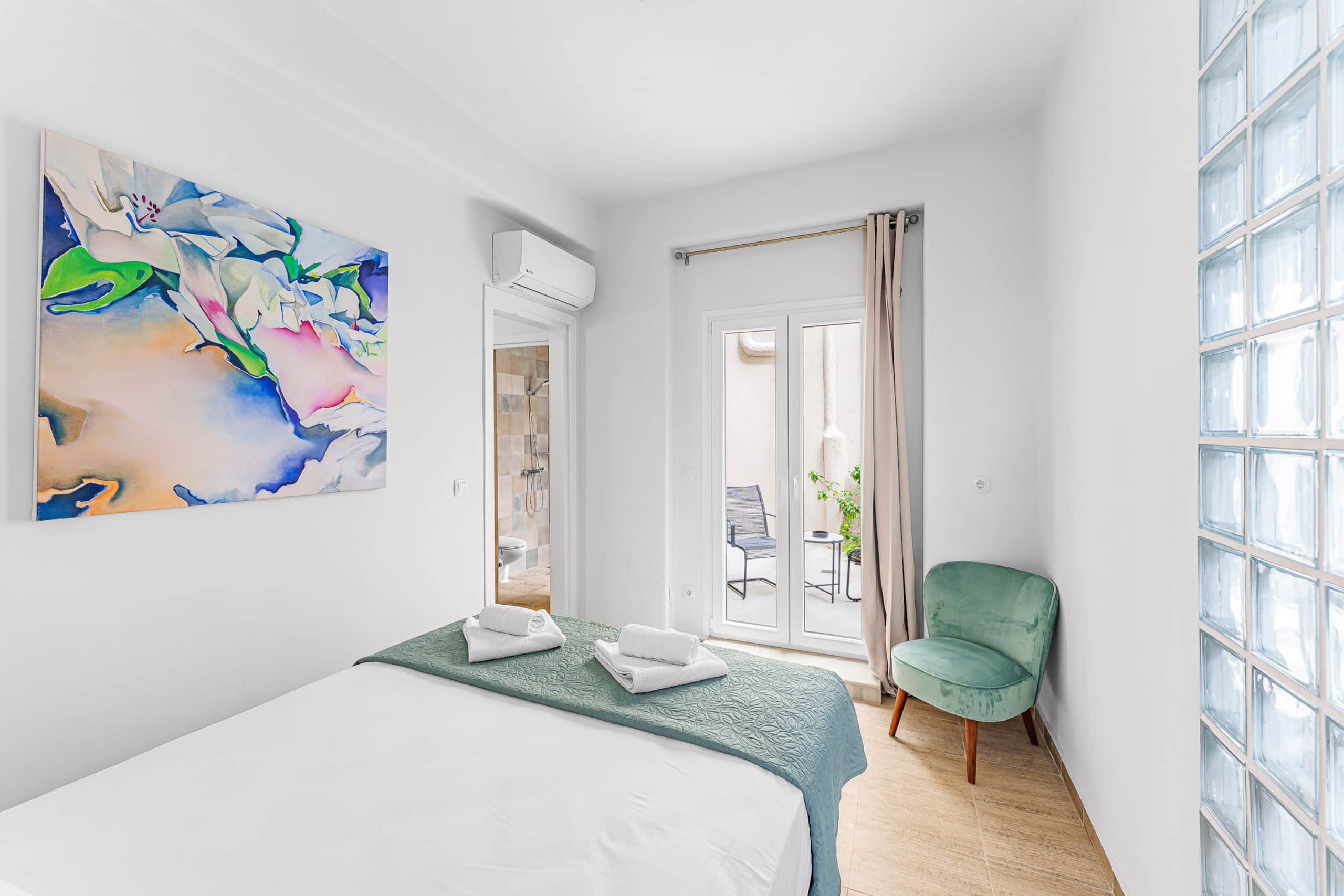 Beachfront Super Rockies Villa Stardust 14