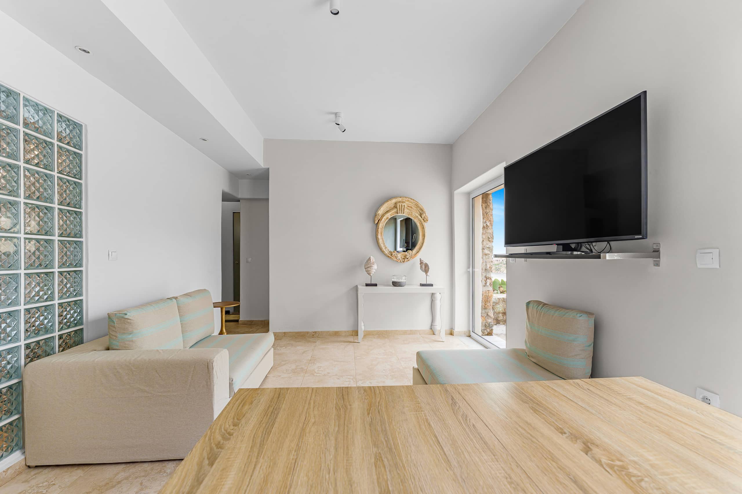 Beachfront Super Rockies Villa Stardust 9