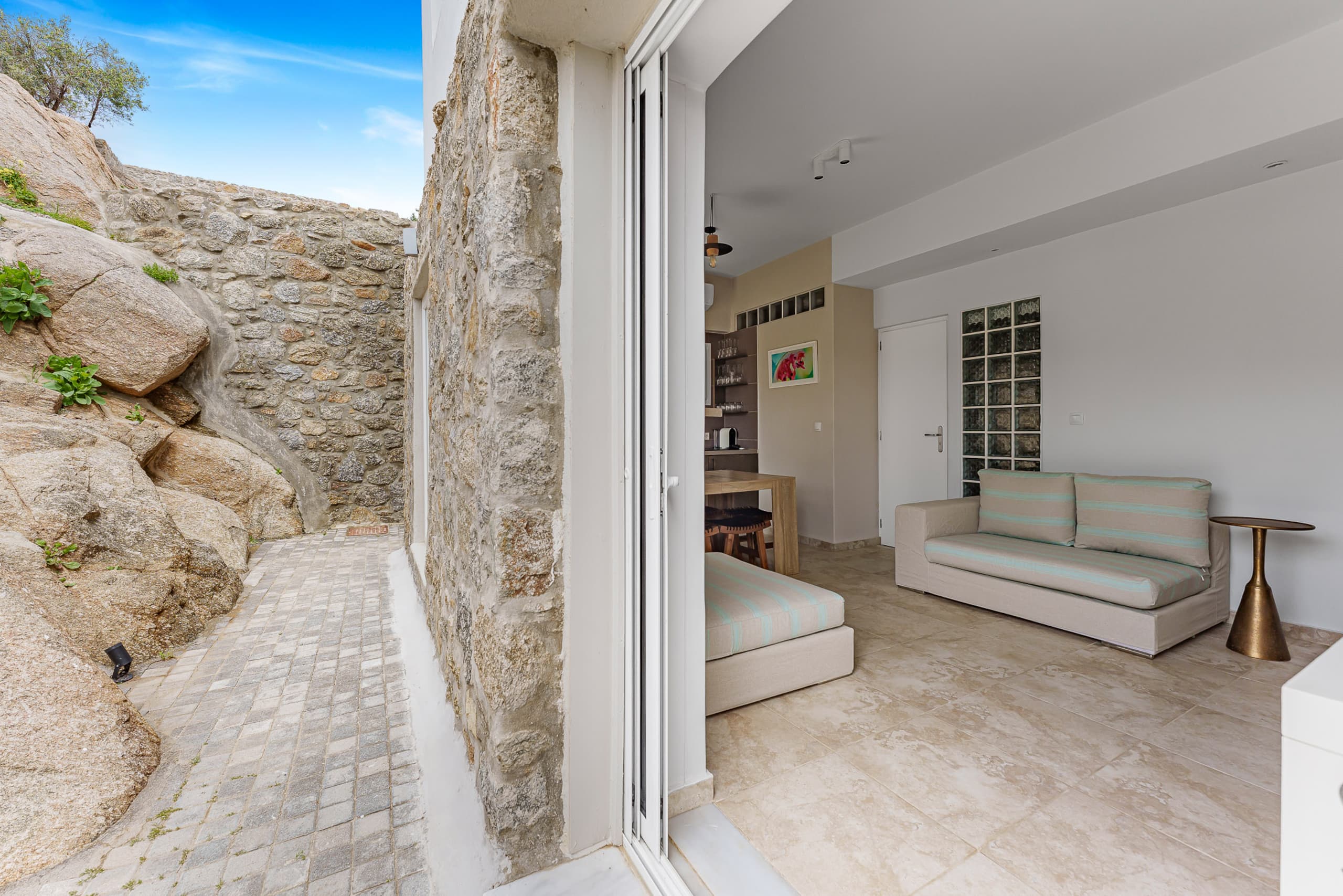 Beachfront Super Rockies Villa Stardust 10