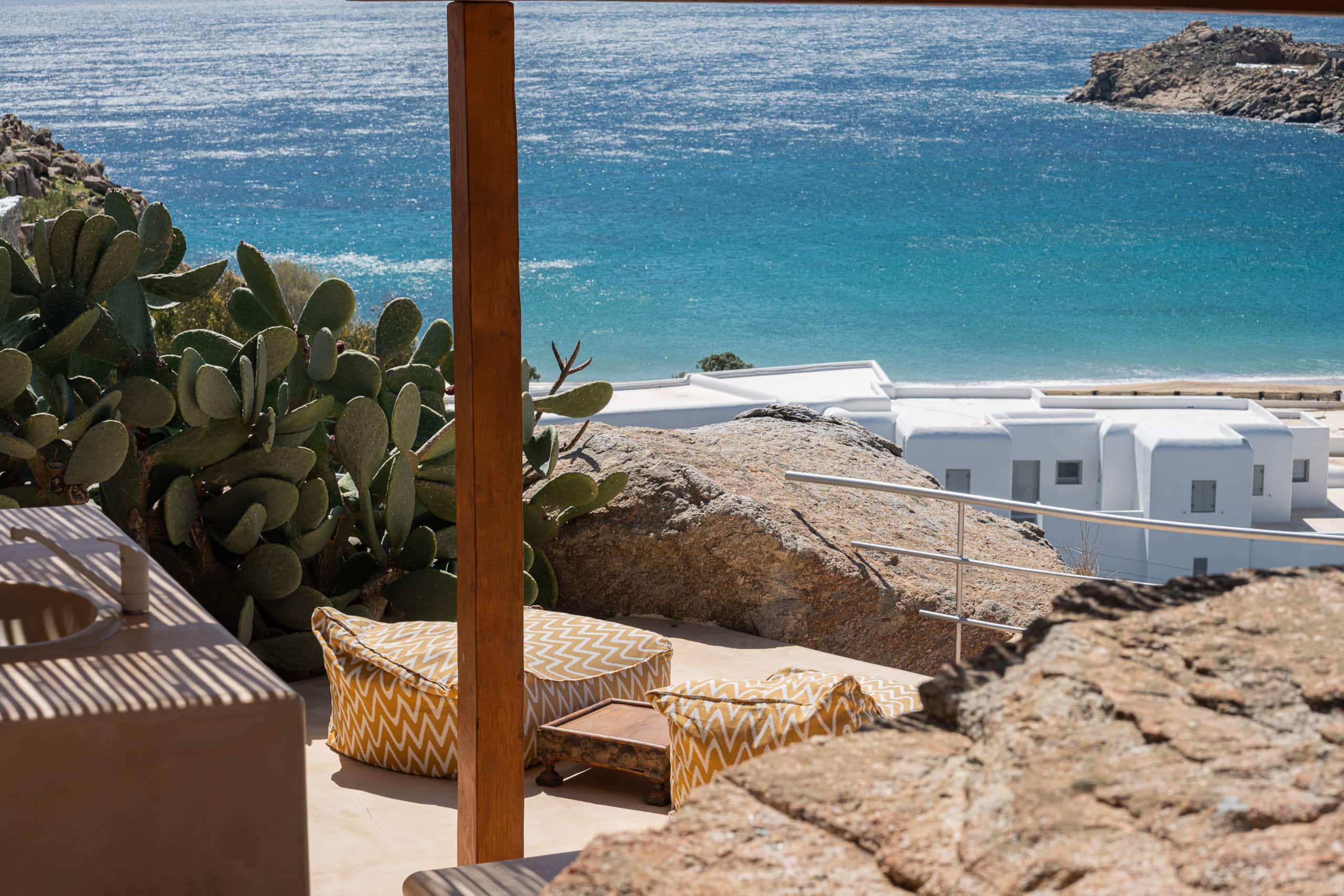 Beachfront Super Rockies Villa Stardust 32