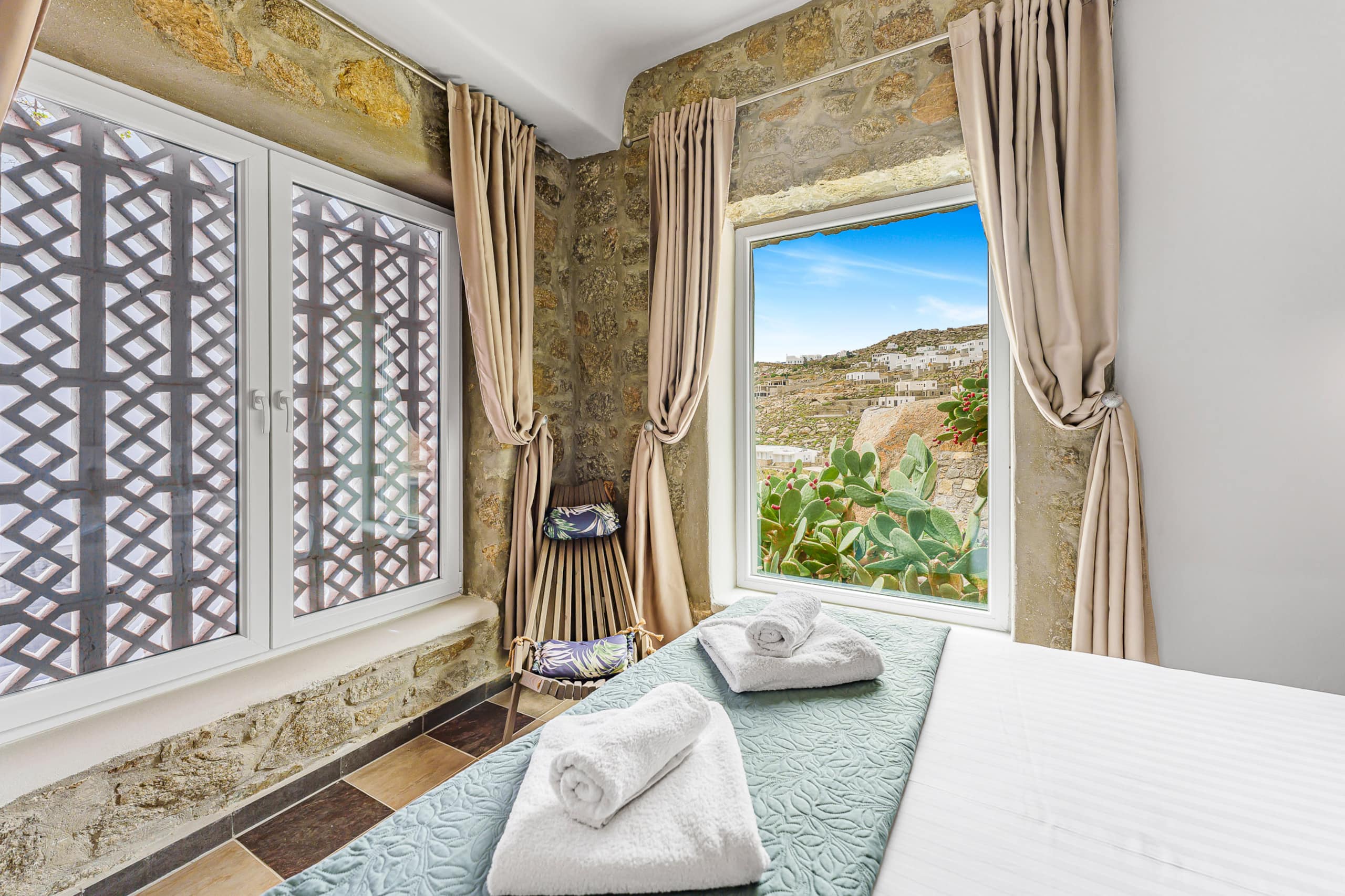 Beachfront Super Rockies Villa Stardust 20