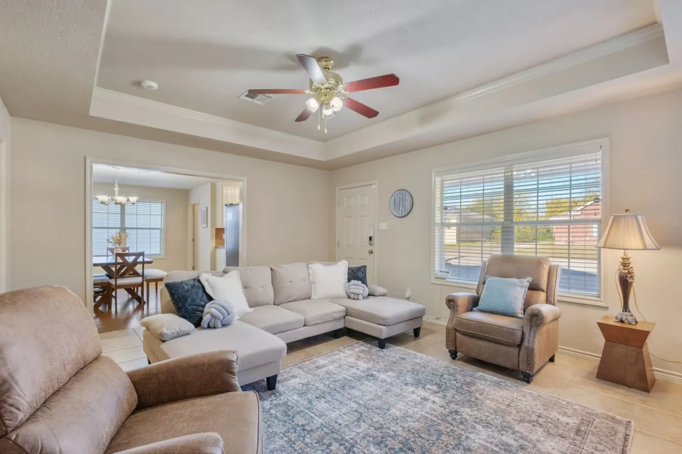 The Sterling House: 4BR Near Texas A&M + Grill