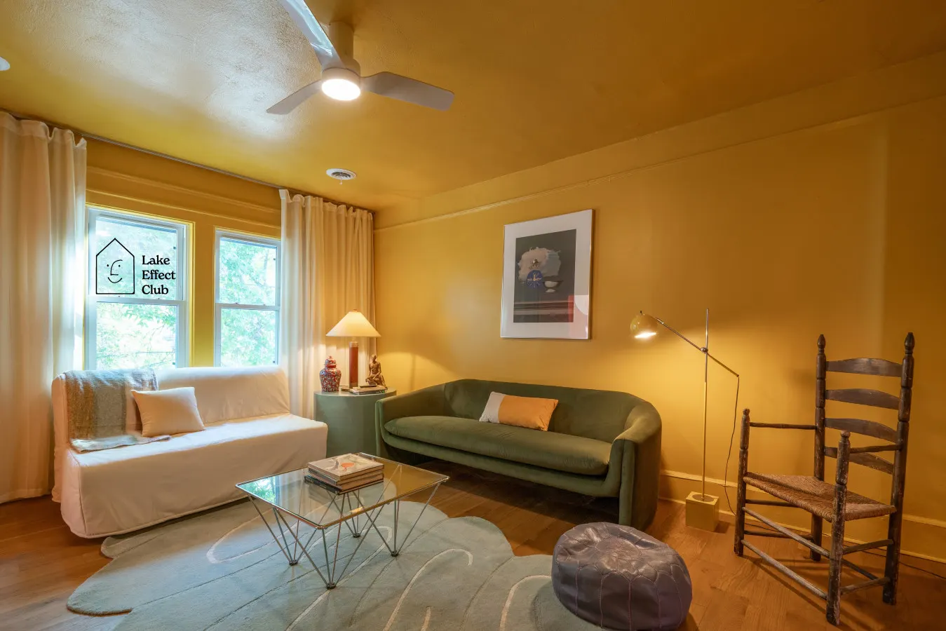 Sunny 1BR Flat with Gold + Blue Interiors Lake Effect Club: The Hoan, Sleeps 4 13