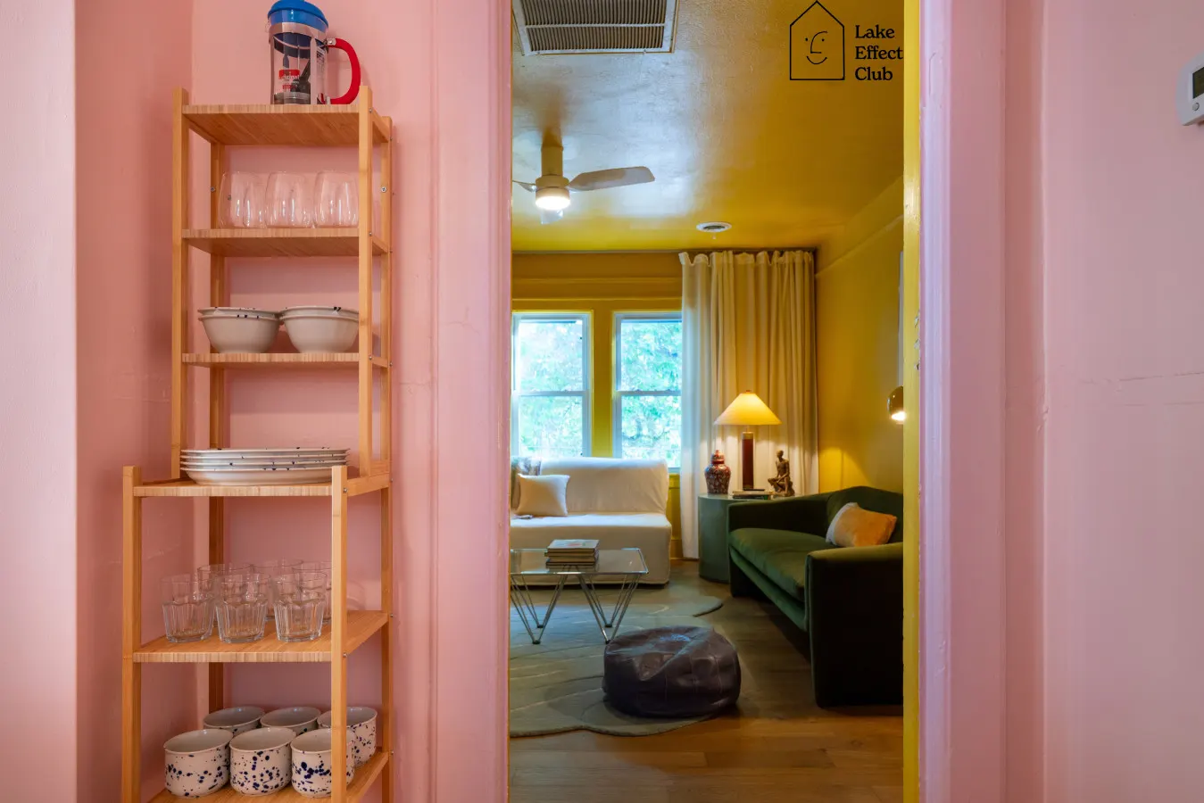 Sunny 1BR Flat with Gold + Blue Interiors Lake Effect Club: The Hoan, Sleeps 4 20