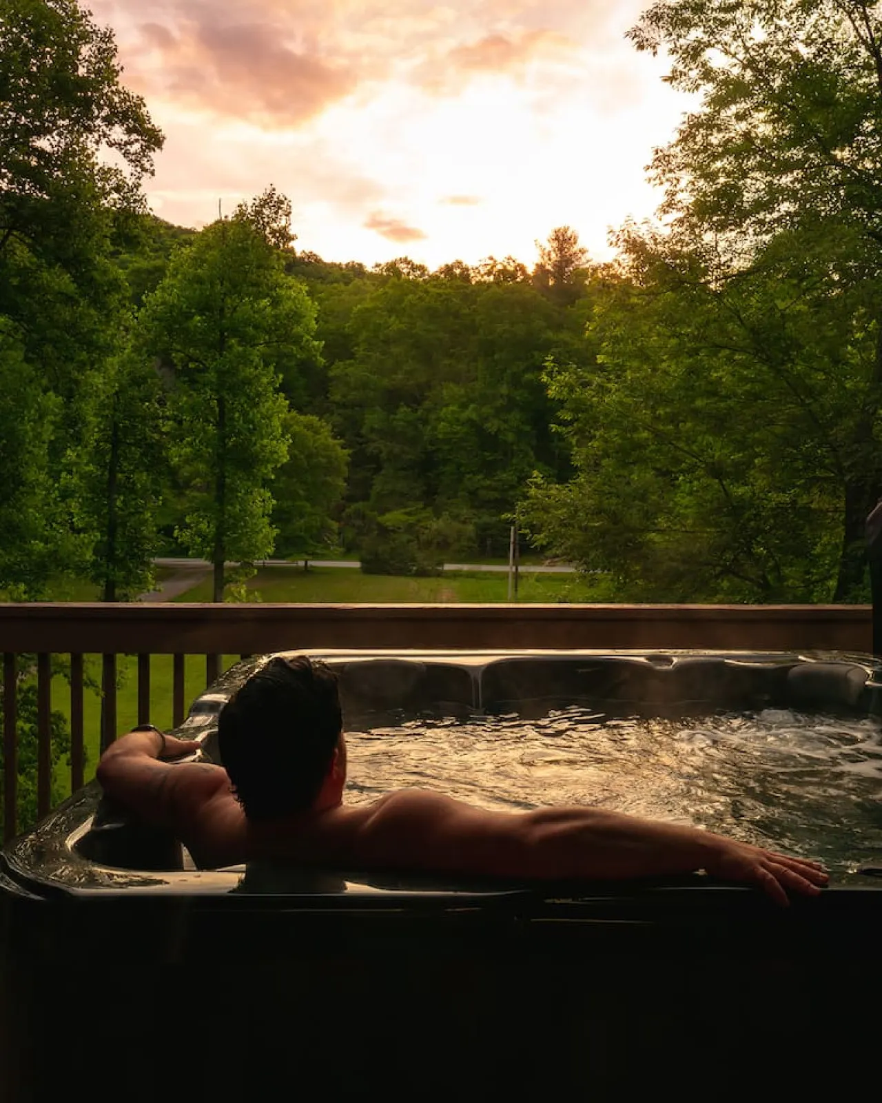 Majestic Cabin Hot Tub, Mtn Views & Game Room 9