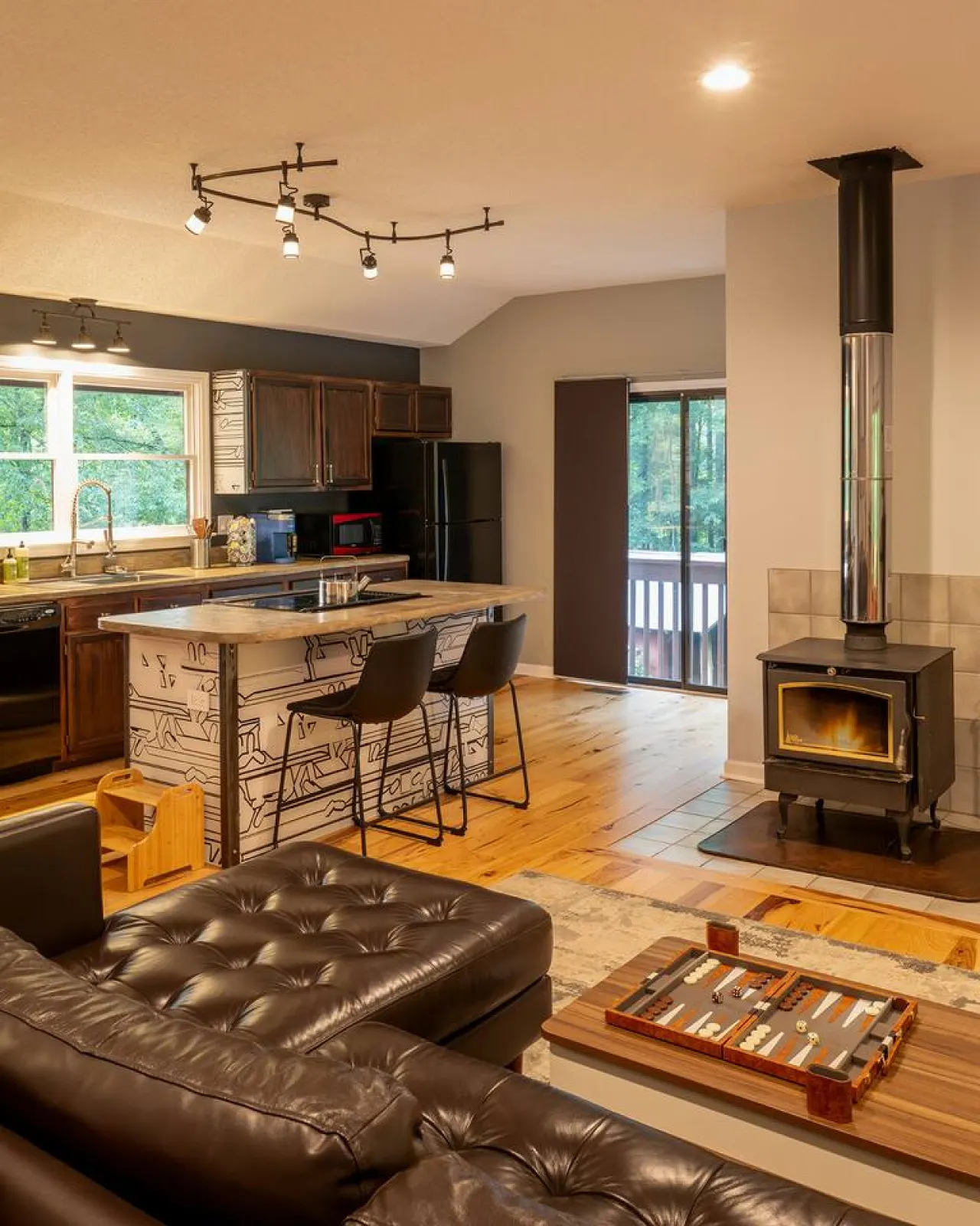 Majestic Cabin Hot Tub, Mtn Views & Game Room 13