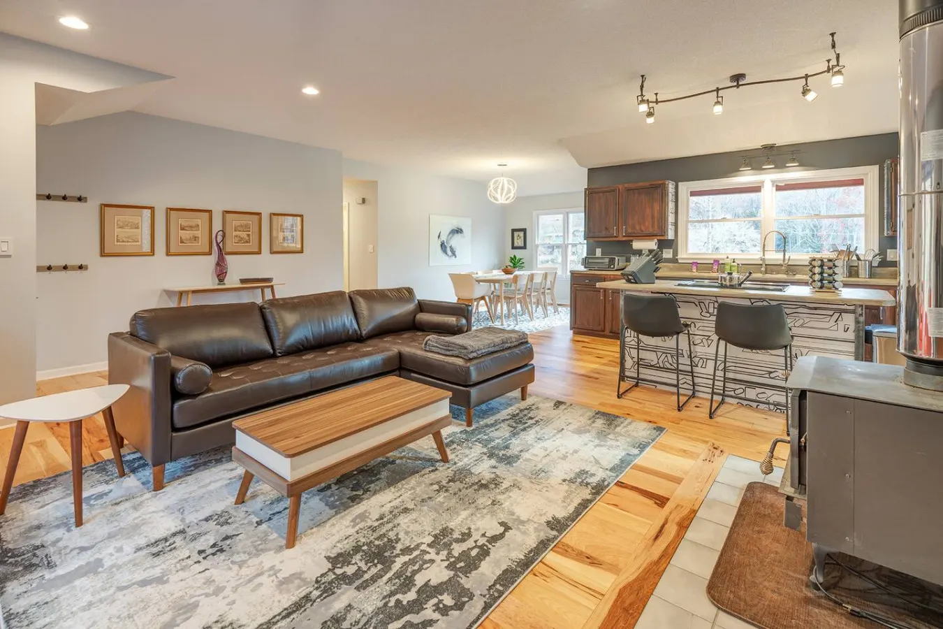 Majestic Cabin | Hot Tub, Mtn Views & Game Room — photo 4