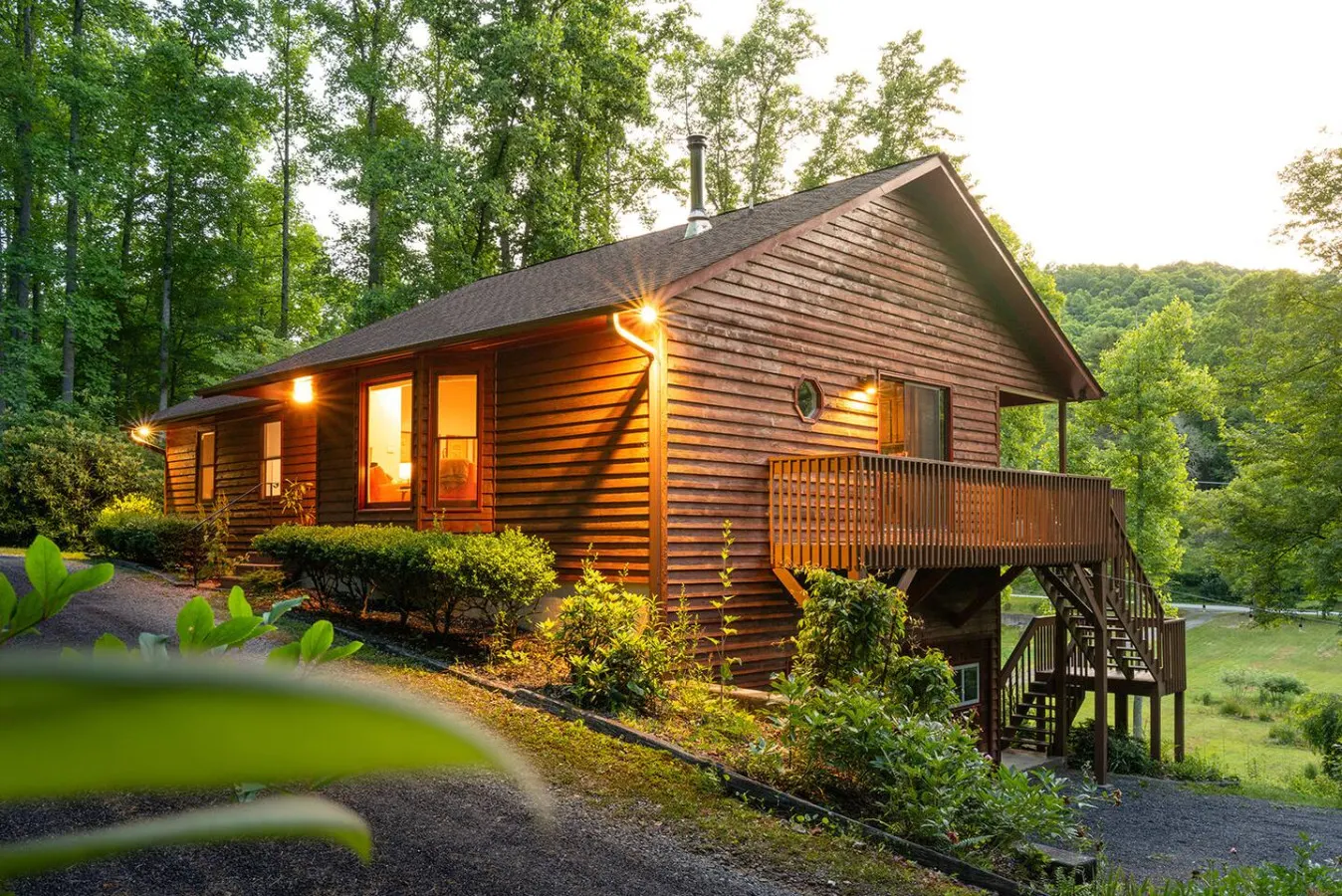 Majestic Cabin | Hot Tub, Mtn Views & Game Room — photo 5