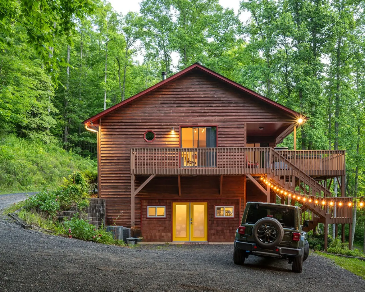 Majestic Cabin Hot Tub, Mtn Views & Game Room 7
