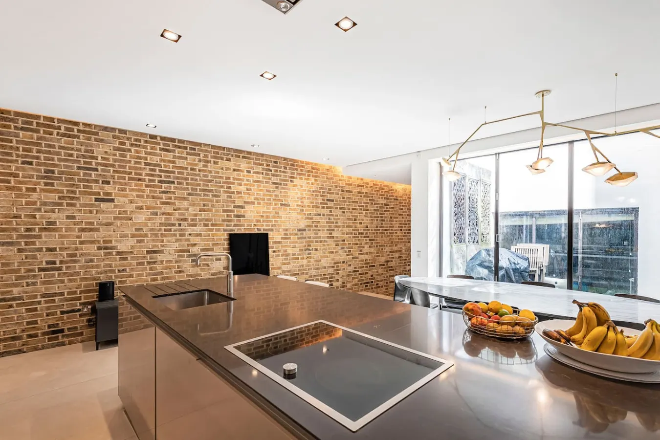 Chelsea 4-Bed House Architect-Designed With Huge Private Garden 10