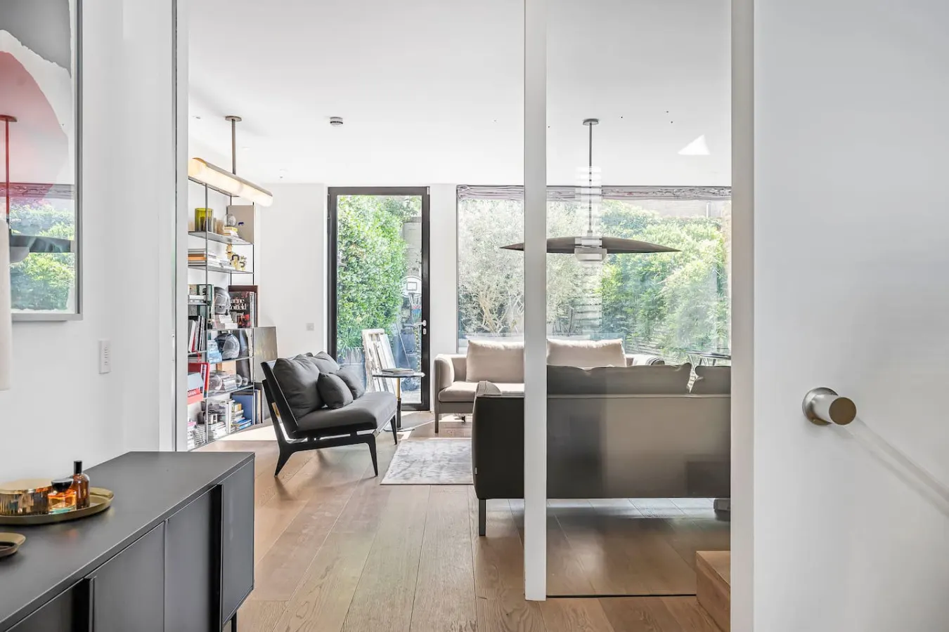 Chelsea 4-Bed House Architect-Designed With Huge Private Garden 14