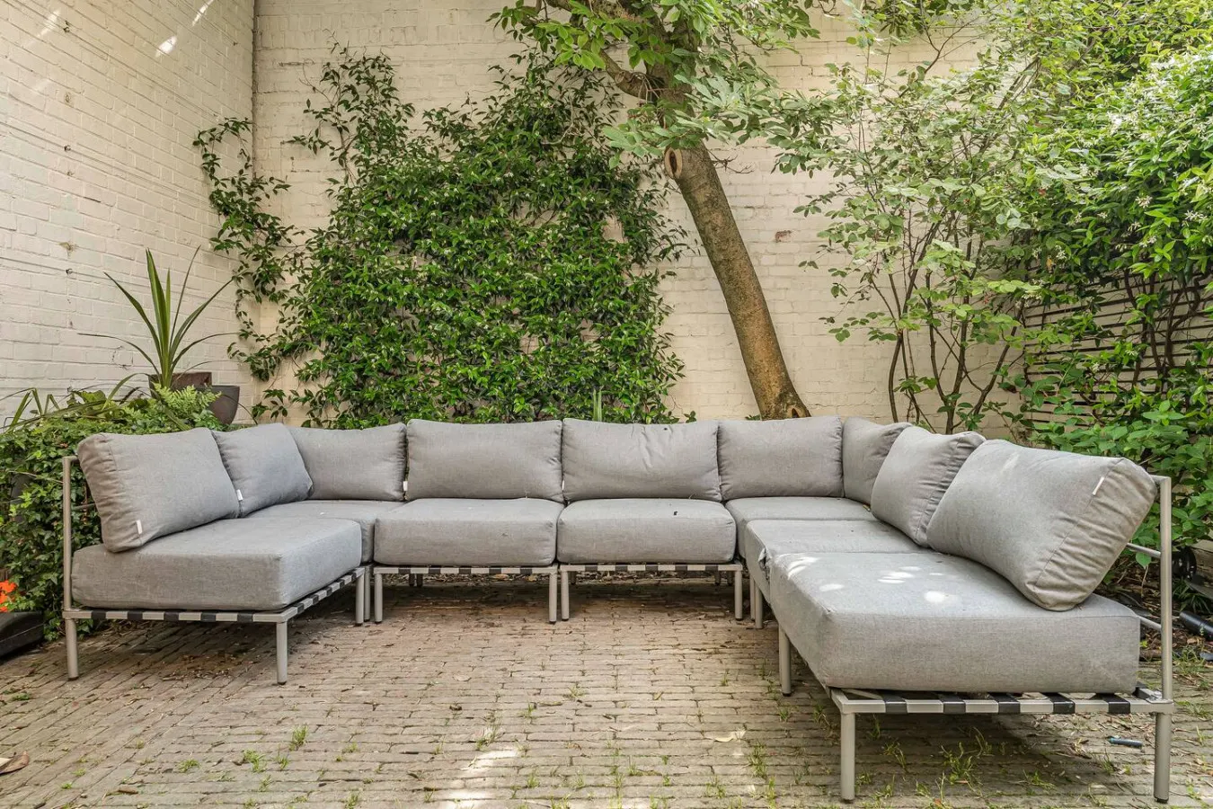 Chelsea 4-Bed House Architect-Designed With Huge Private Garden 15