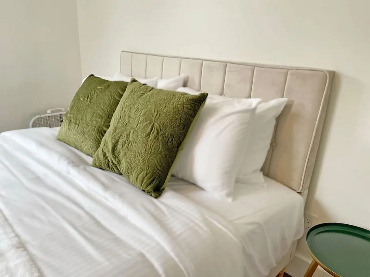 Walkable 2-Bdrm Findlay Market Downtown UC 10