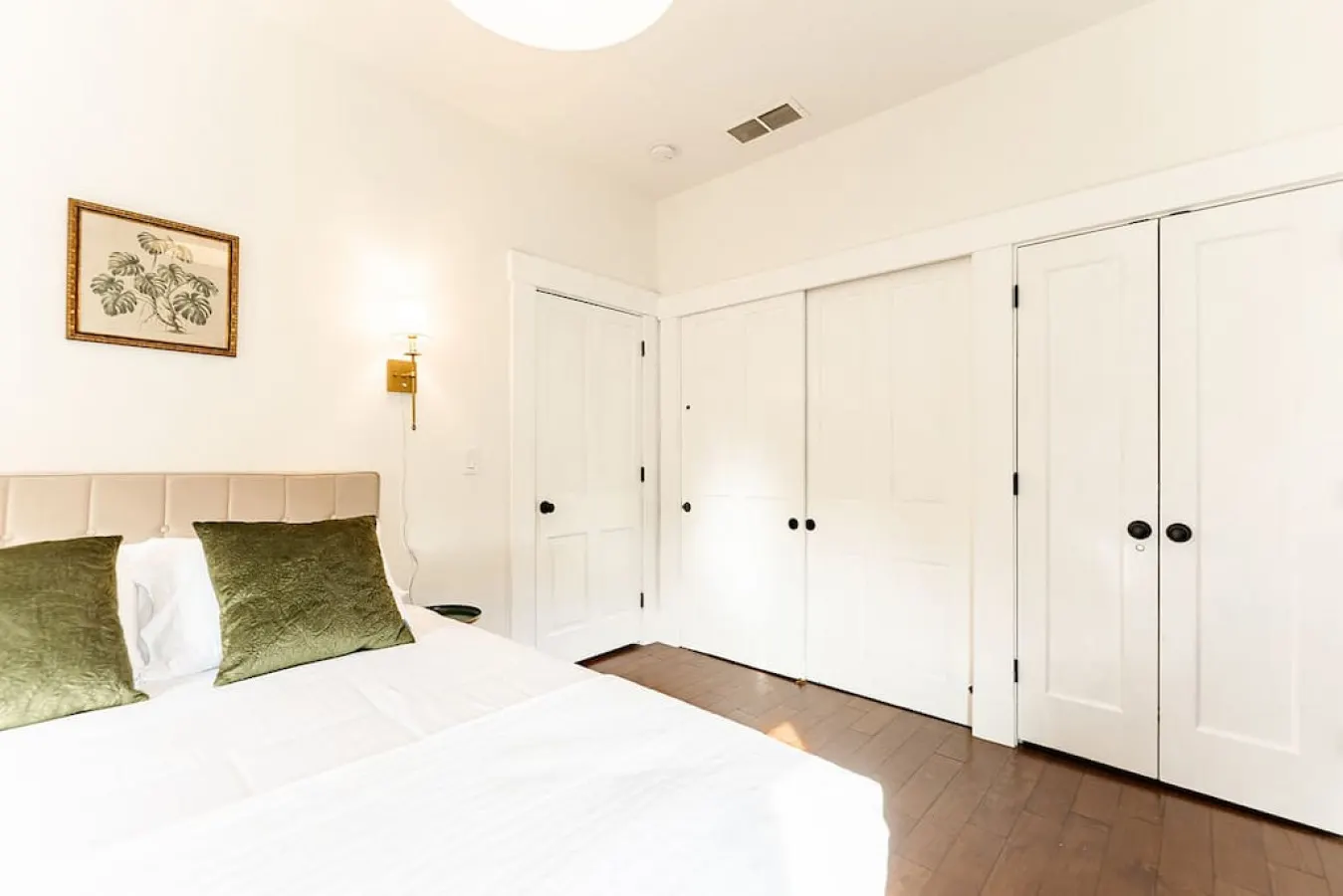 Walkable 2-Bdrm Findlay Market Downtown UC 15