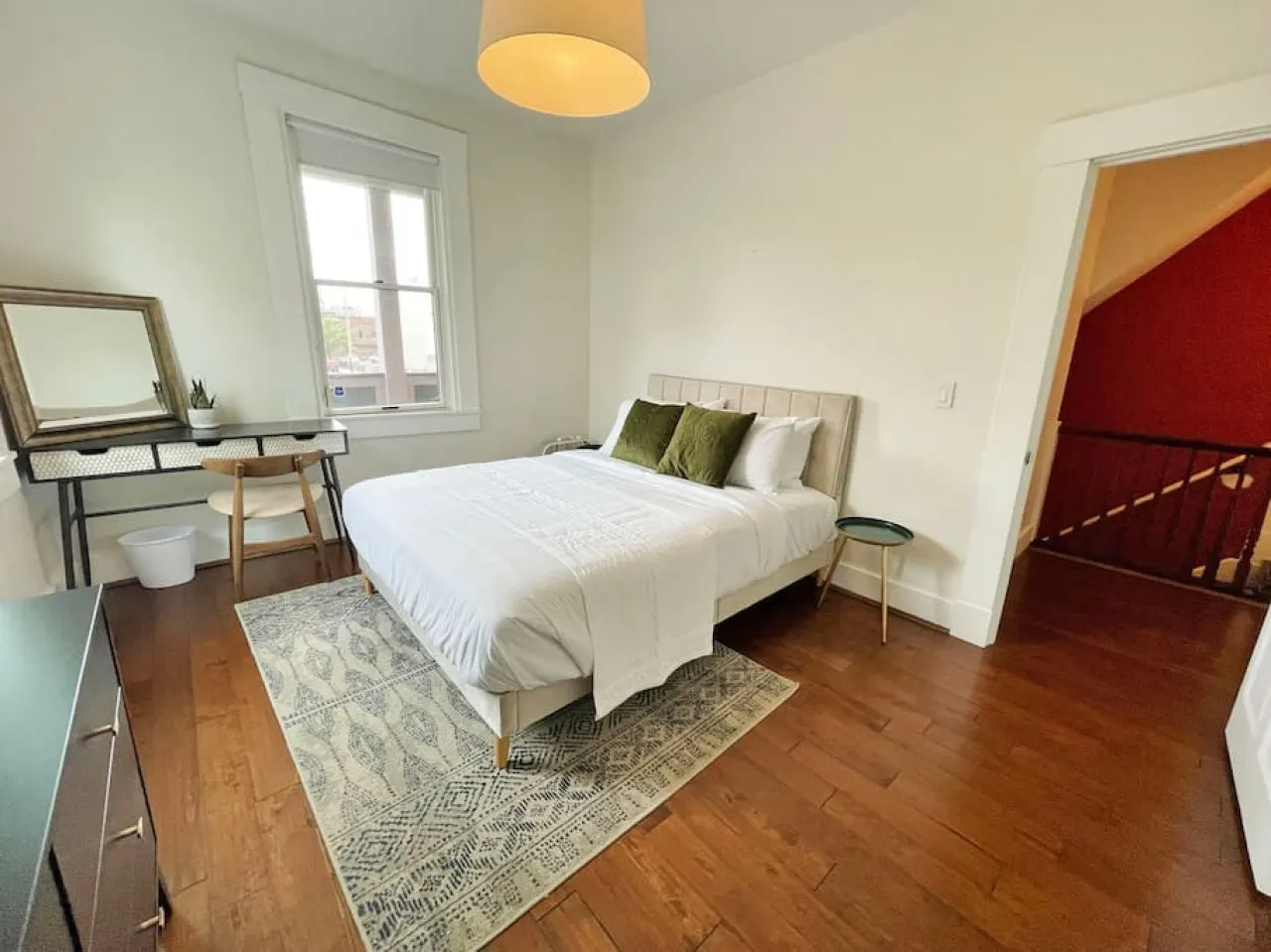 Walkable 2-Bdrm Findlay Market Downtown UC 7