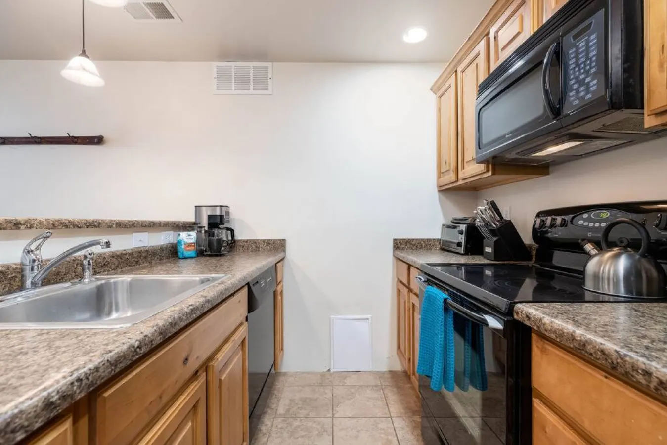 Cottonwood Heights Ski Rental for 6 | Shredder’s Shanty — photo 4