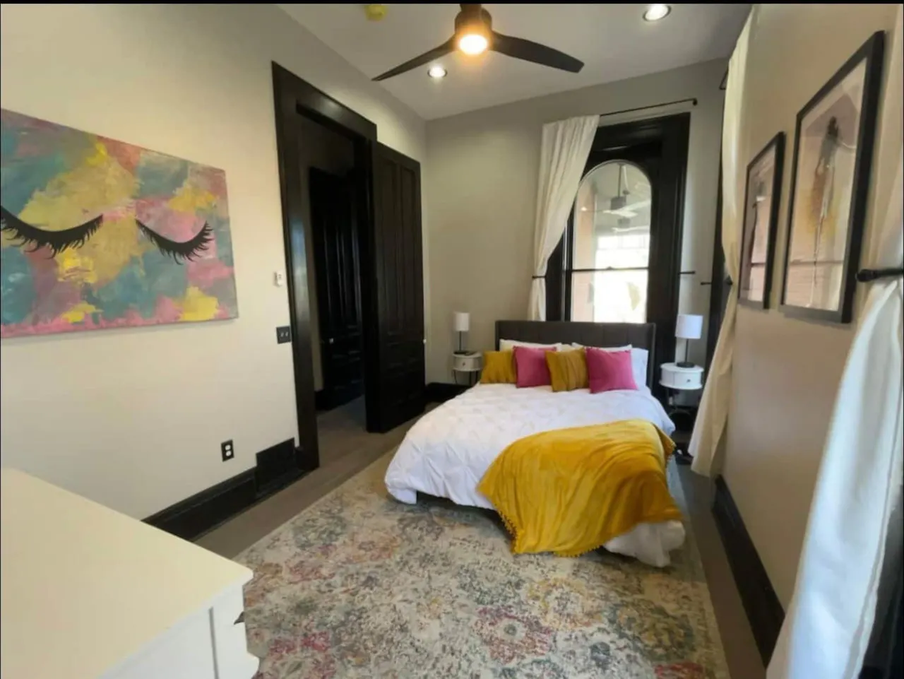 5,000 sq ft Historic Fletcher Place Home-Sleeps 22 18