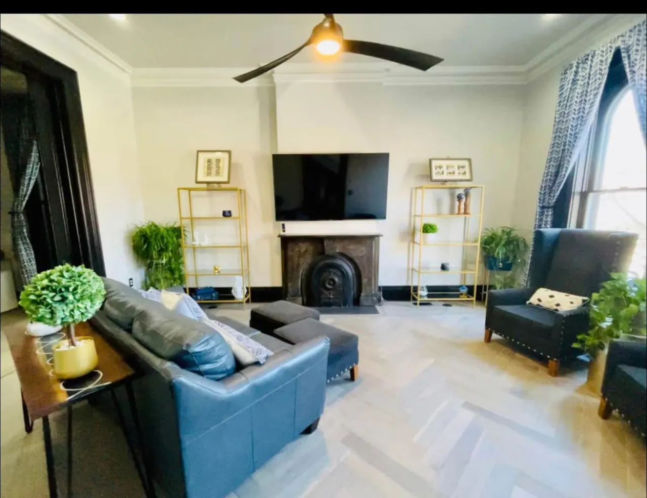 5,000 sq ft Historic Fletcher Place Home-Sleeps 22 3
