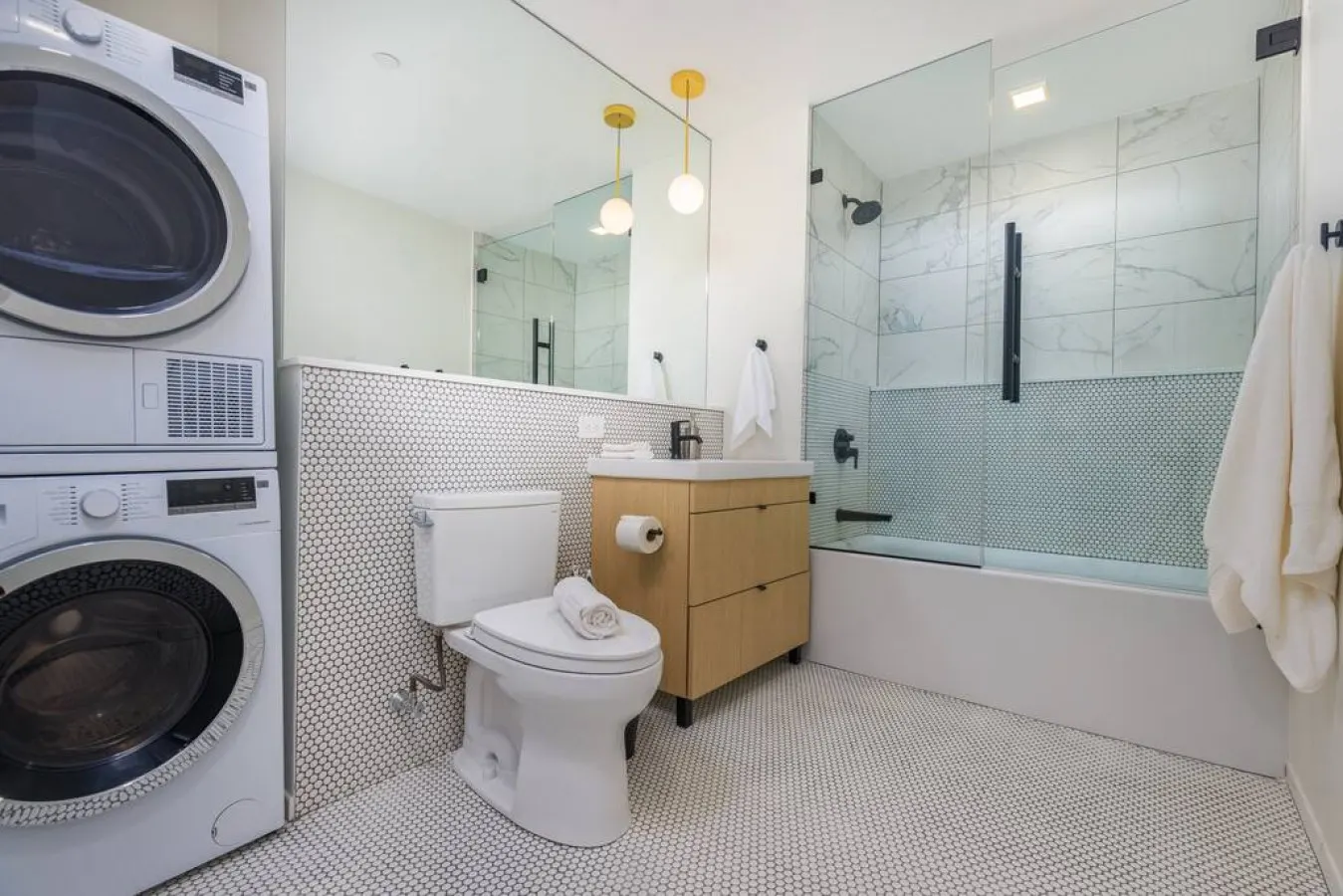 New! Gorgeous 2Br Mission Hill 14