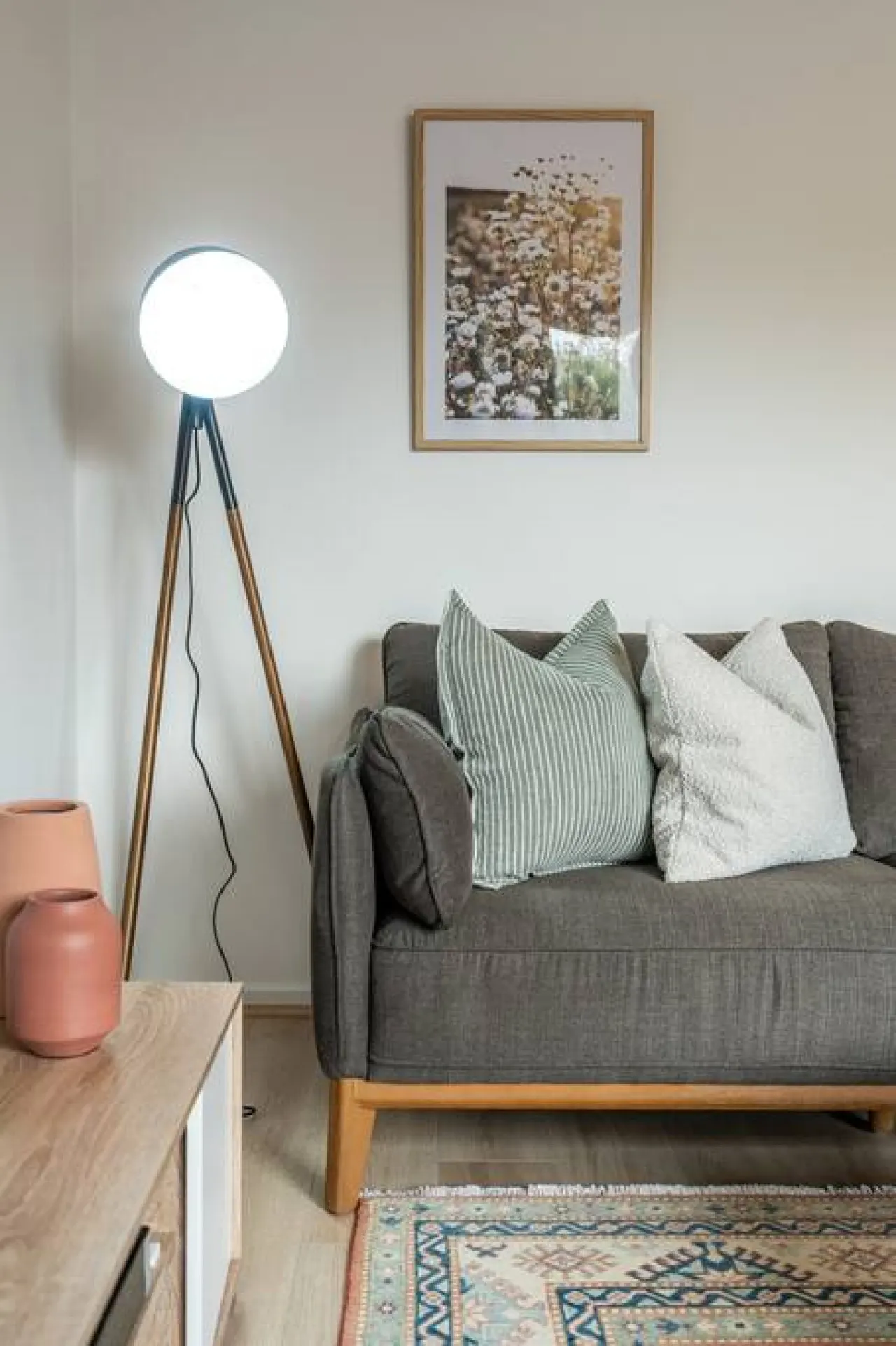 Poppy on the Lane—Experience City-fringe Charm 9