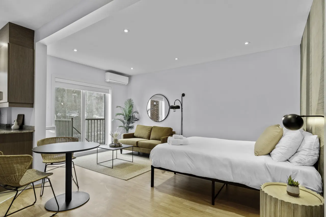 Little Italy - Trendy Open-Space Studio by Jean Talon Market - Unit 5