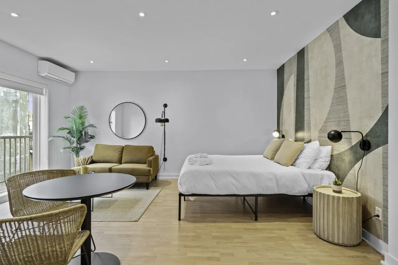 Little Italy - Trendy Open-Space Studio by Jean Talon Market - Unit 5 2