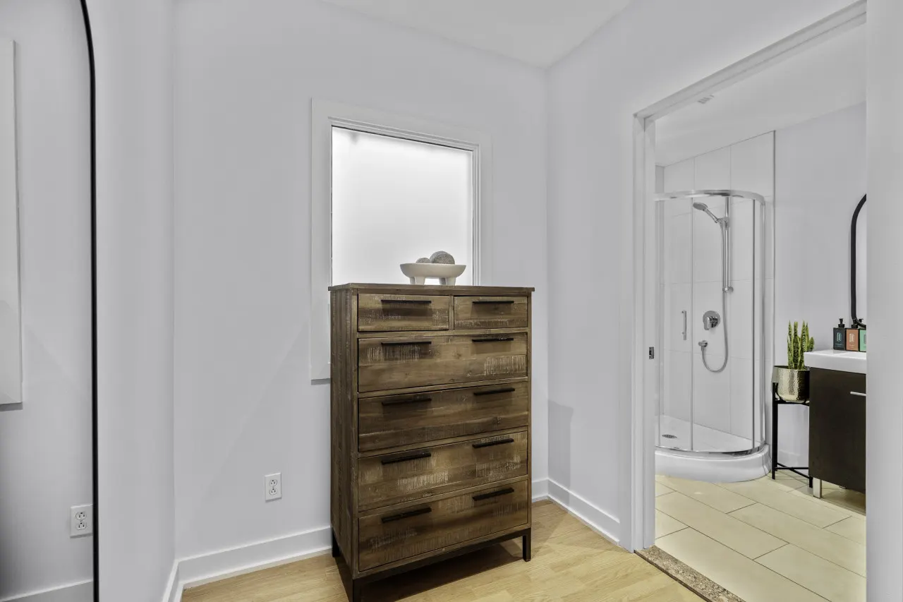 Little Italy - Trendy Open-Space Studio by Jean Talon Market - Unit 5 9