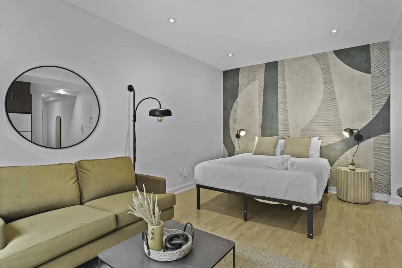 Little Italy - Trendy Open-Space Studio by Jean Talon Market - Unit 5 4