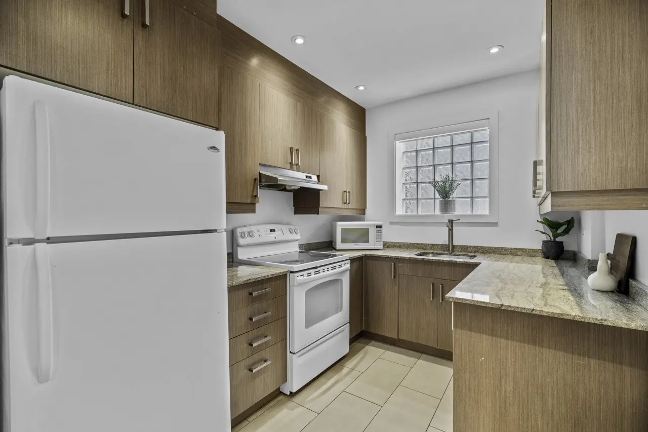 Little Italy - Trendy Open-Space Studio by Jean Talon Market - Unit 5 7