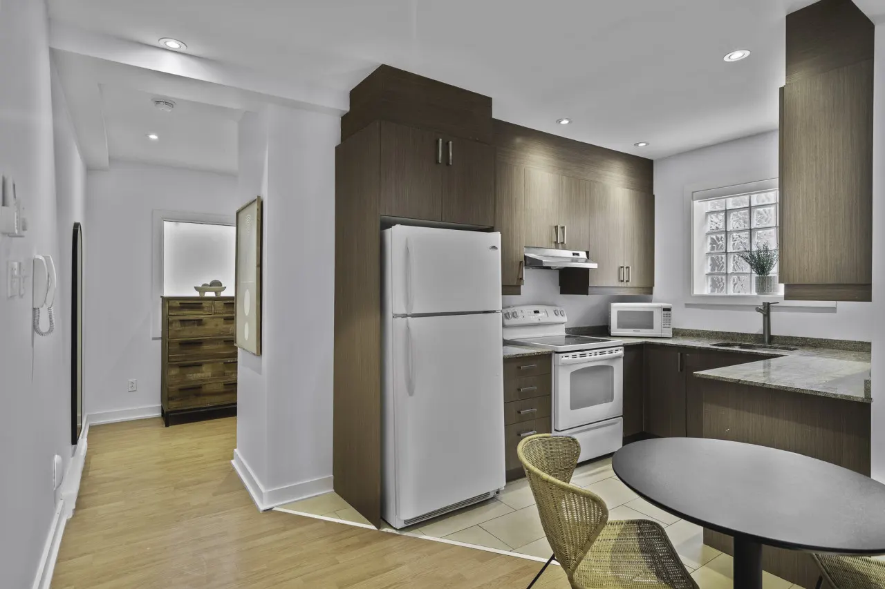 Little Italy - Trendy Open-Space Studio by Jean Talon Market - Unit 5 8