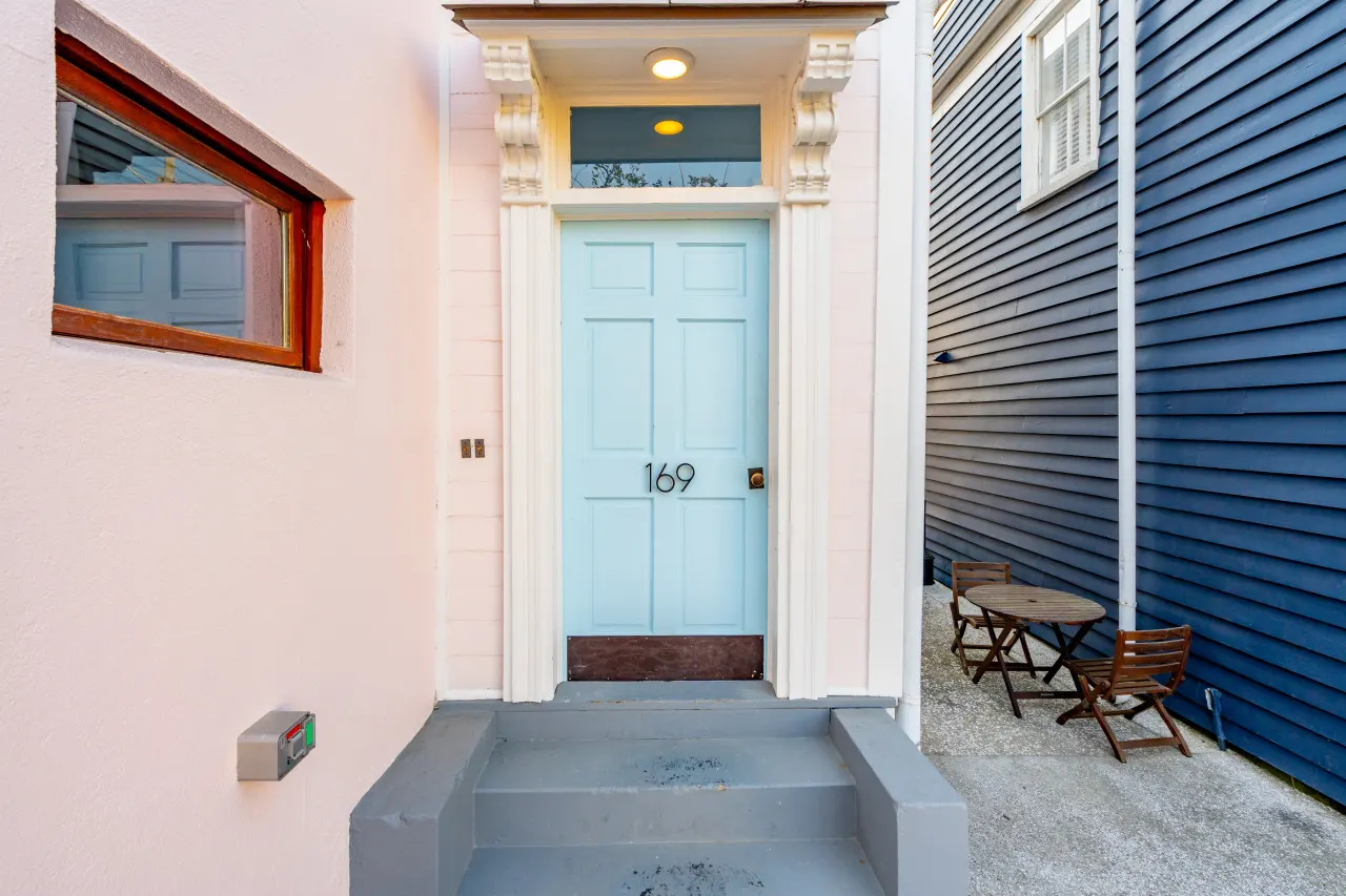Spring Complex - Walk to King St 3