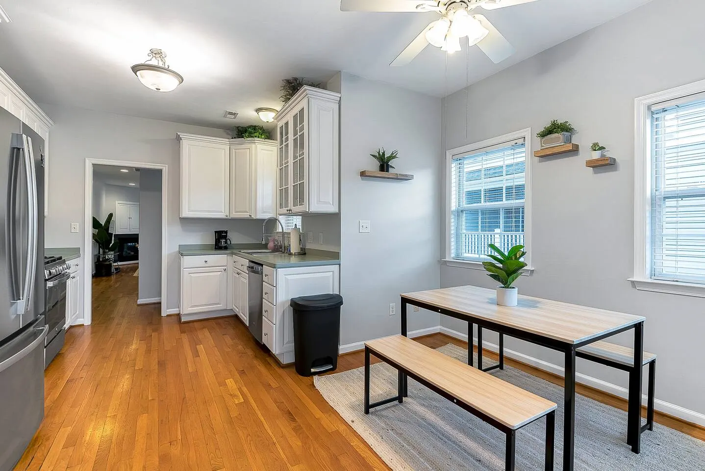 Chic’s Beach 3BR Walk to Beach + 30+ Nights 2