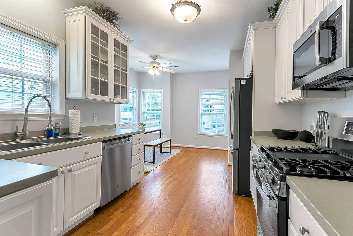 Chic’s Beach 3BR Walk to Beach + 30+ Nights 17