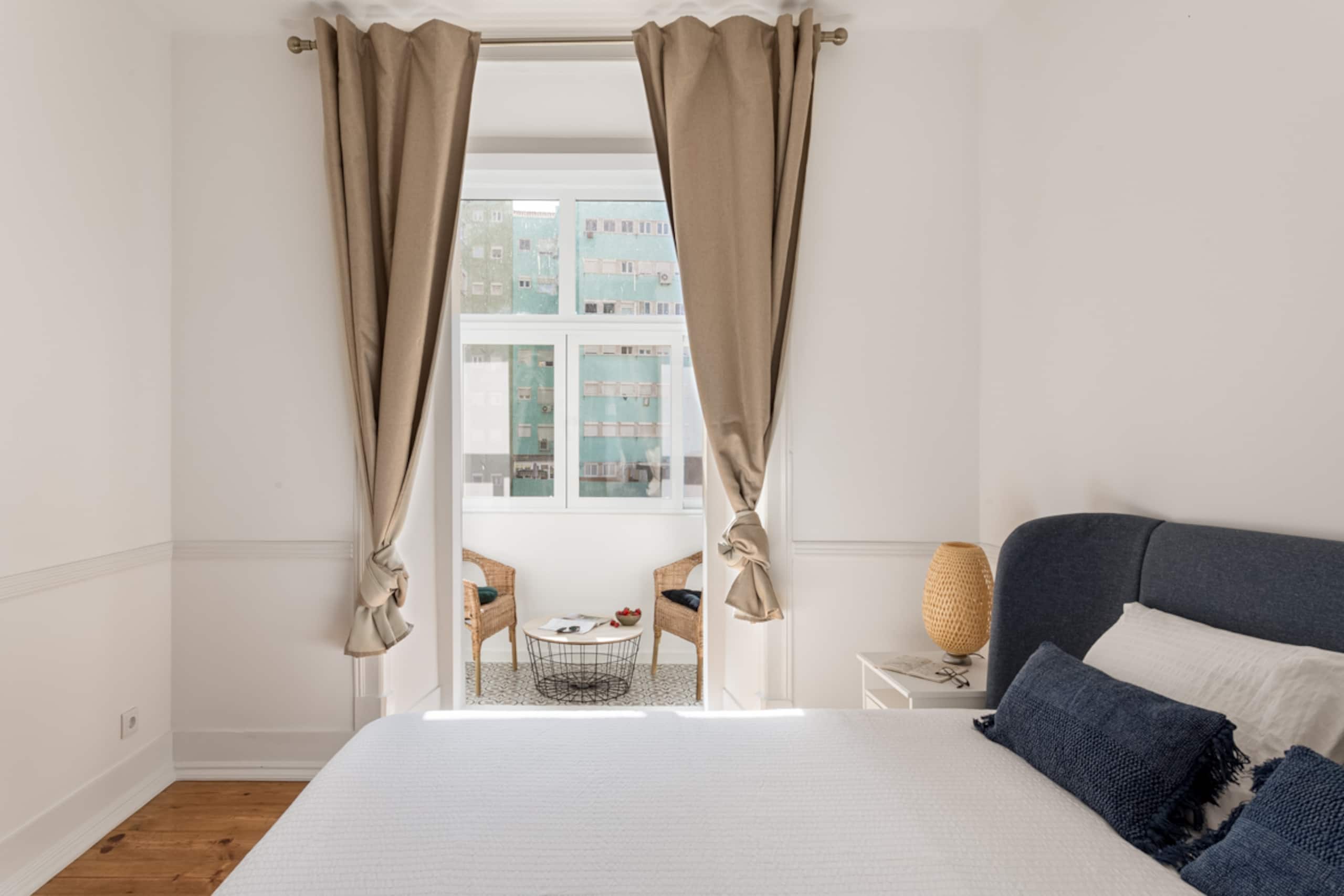 New Spacious 3 Bed City Apartment 9