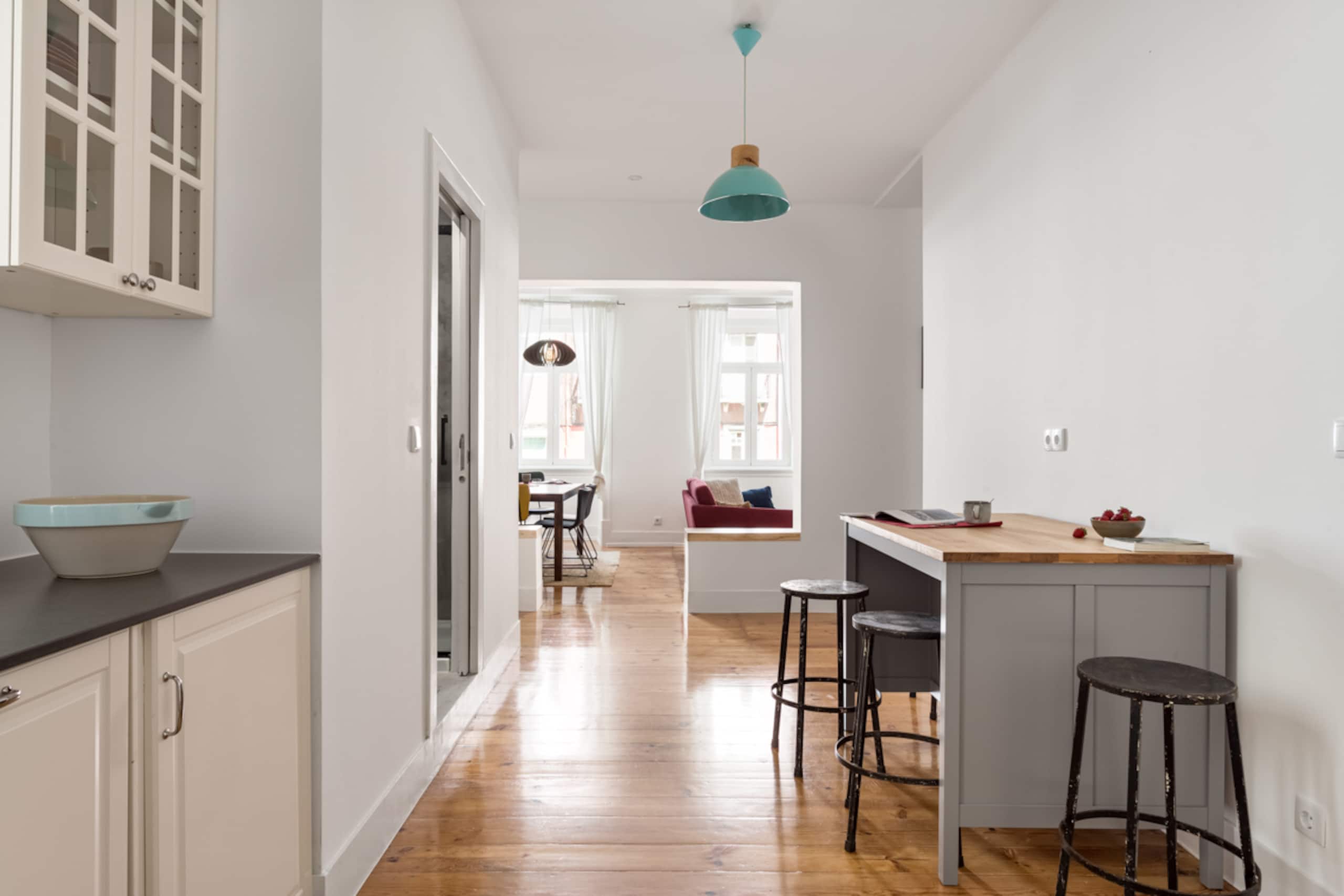 New Spacious 3 Bed City Apartment 6