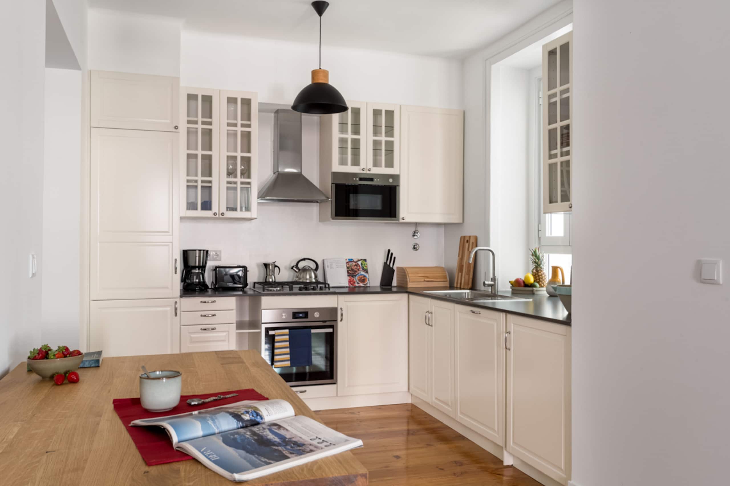 New Spacious 3 Bed City Apartment 2