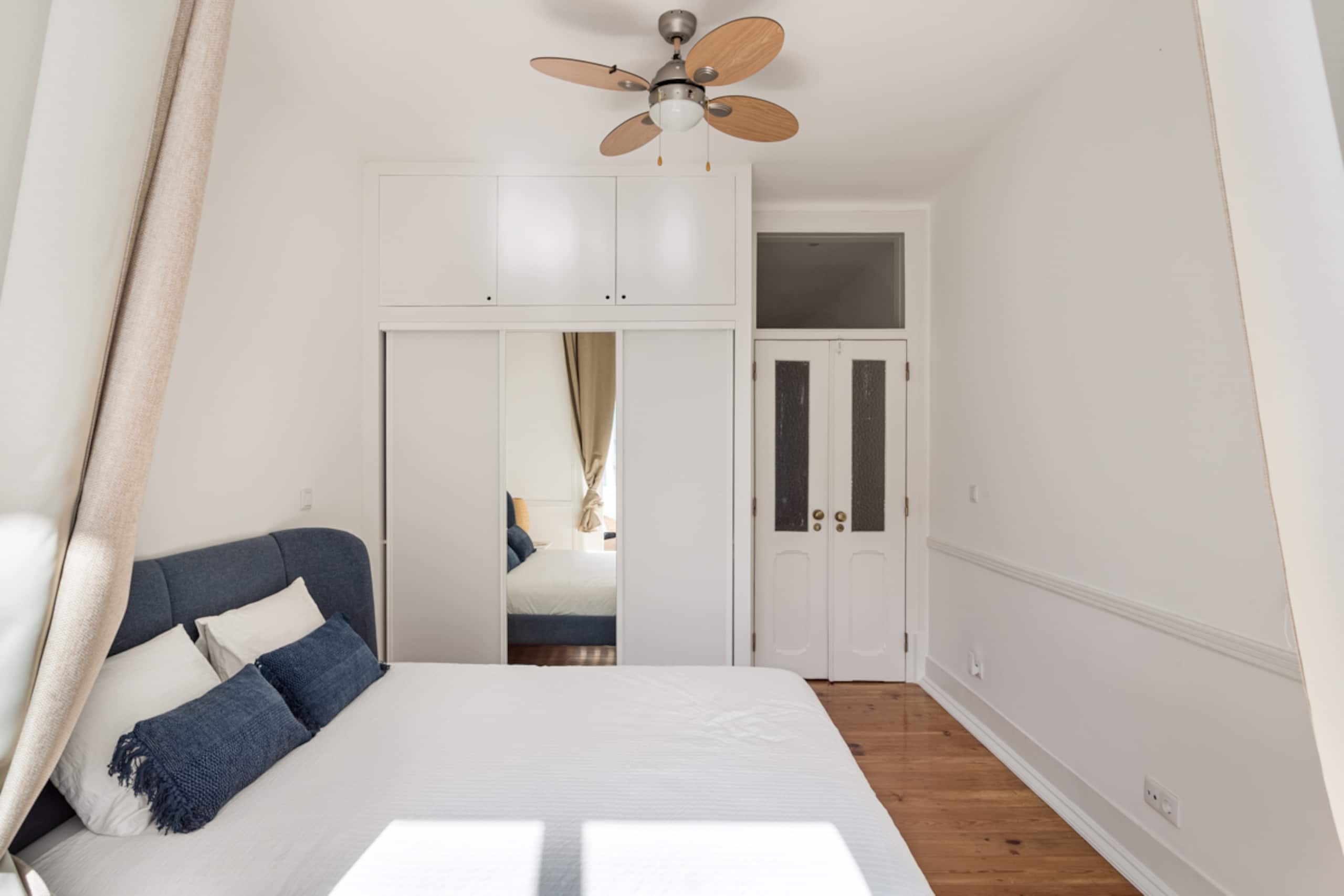 New Spacious 3 Bed City Apartment 11