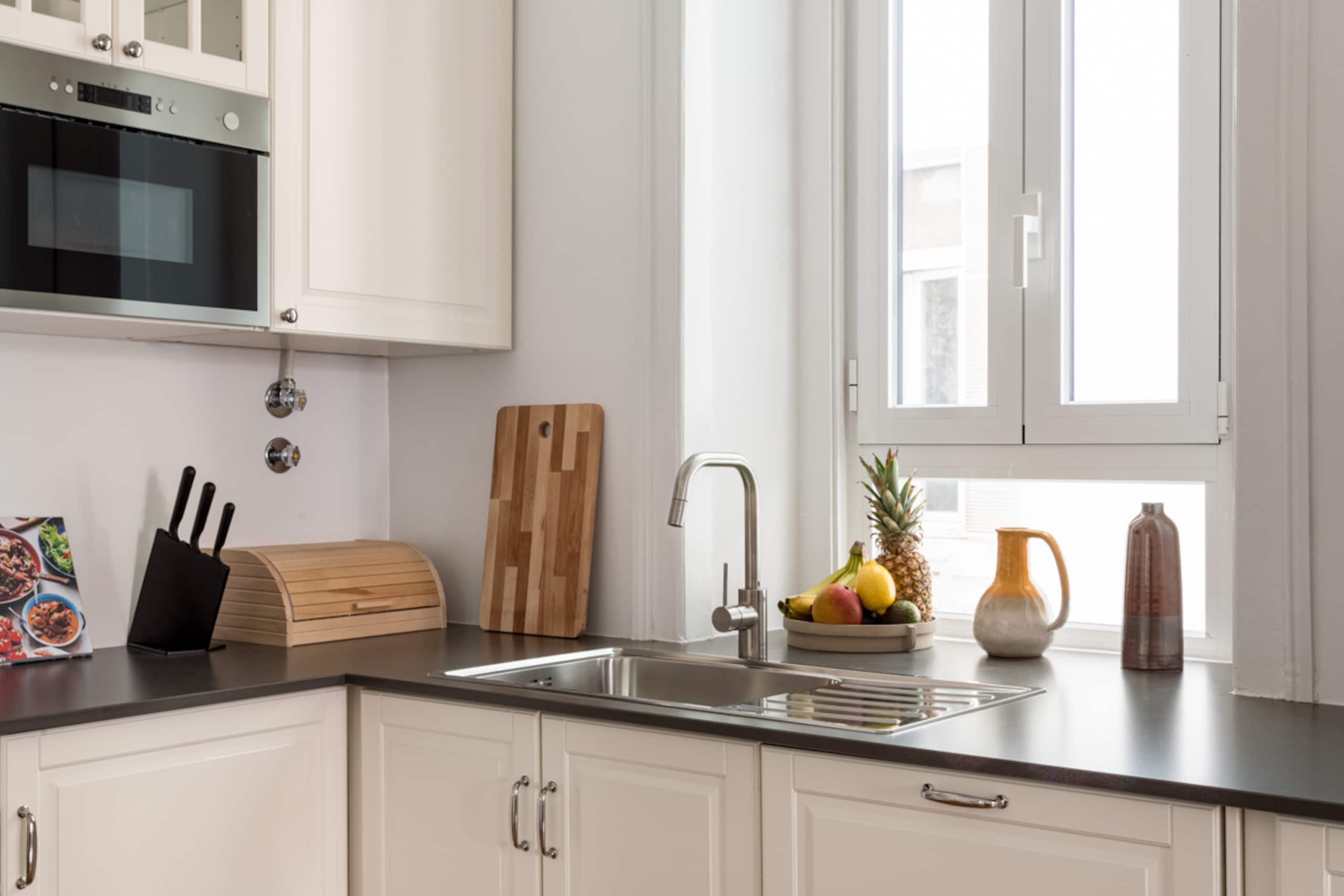 New Spacious 3 Bed City Apartment 4