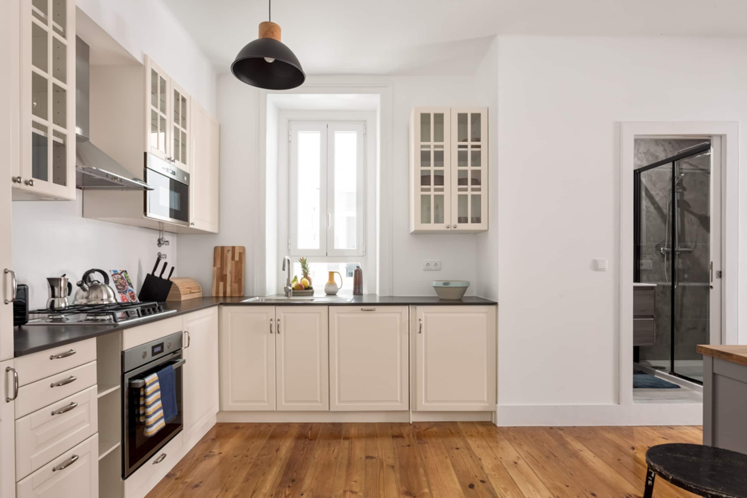 New Spacious 3 Bed City Apartment 5