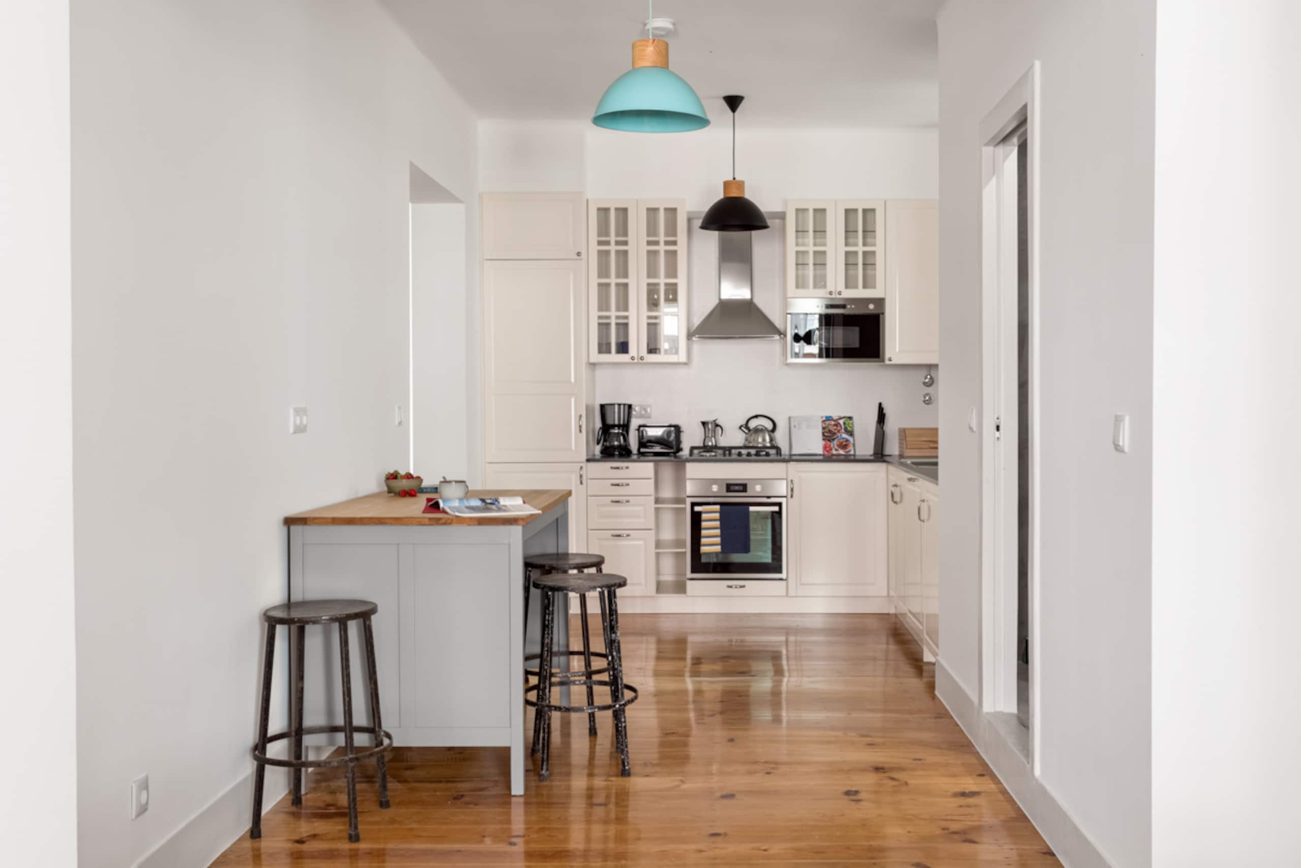 New Spacious 3 Bed City Apartment 3