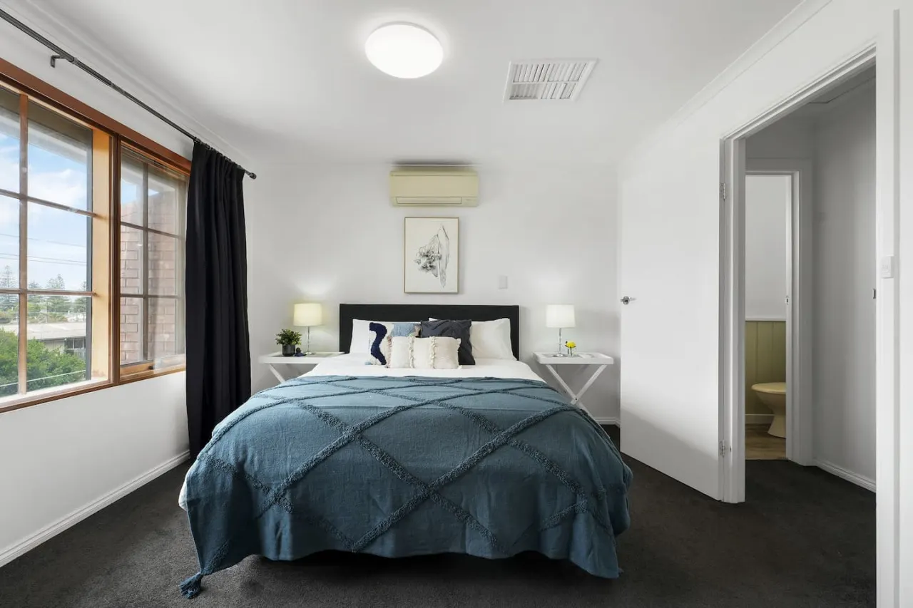 Sapphire by the Sea - Coastal Living in Grange 16