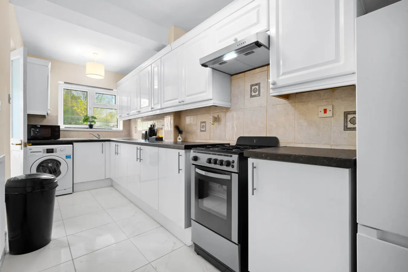 Modern Four Bedroom House - Garden - Parking - Great Barr 6