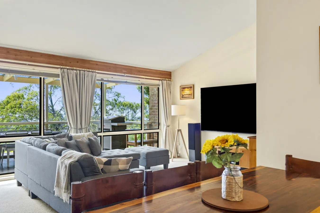 Azimuth – Family Retreat with Sauna & Scenic Views 5