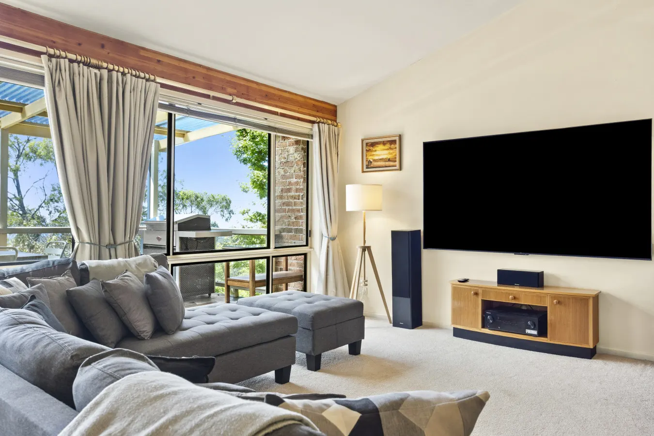 Azimuth – Family Retreat with Sauna & Scenic Views 6