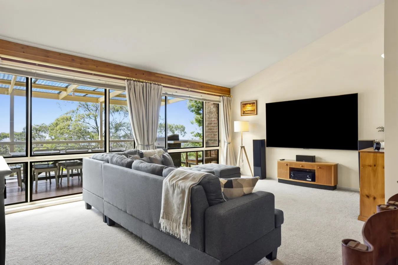 Azimuth – Family Retreat with Sauna & Scenic Views 7